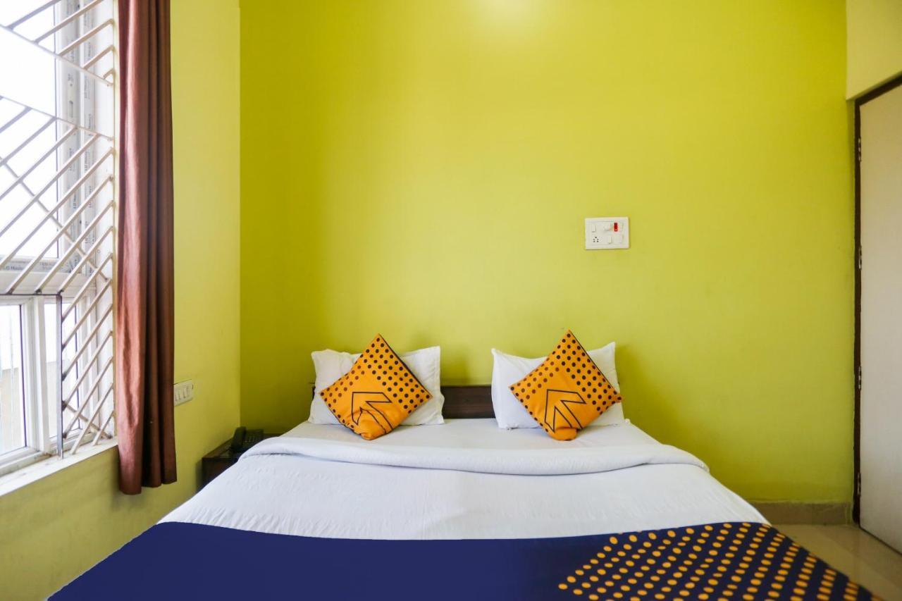 Spot On 72060 Hotel Kaushik Kakarmatha Exterior foto